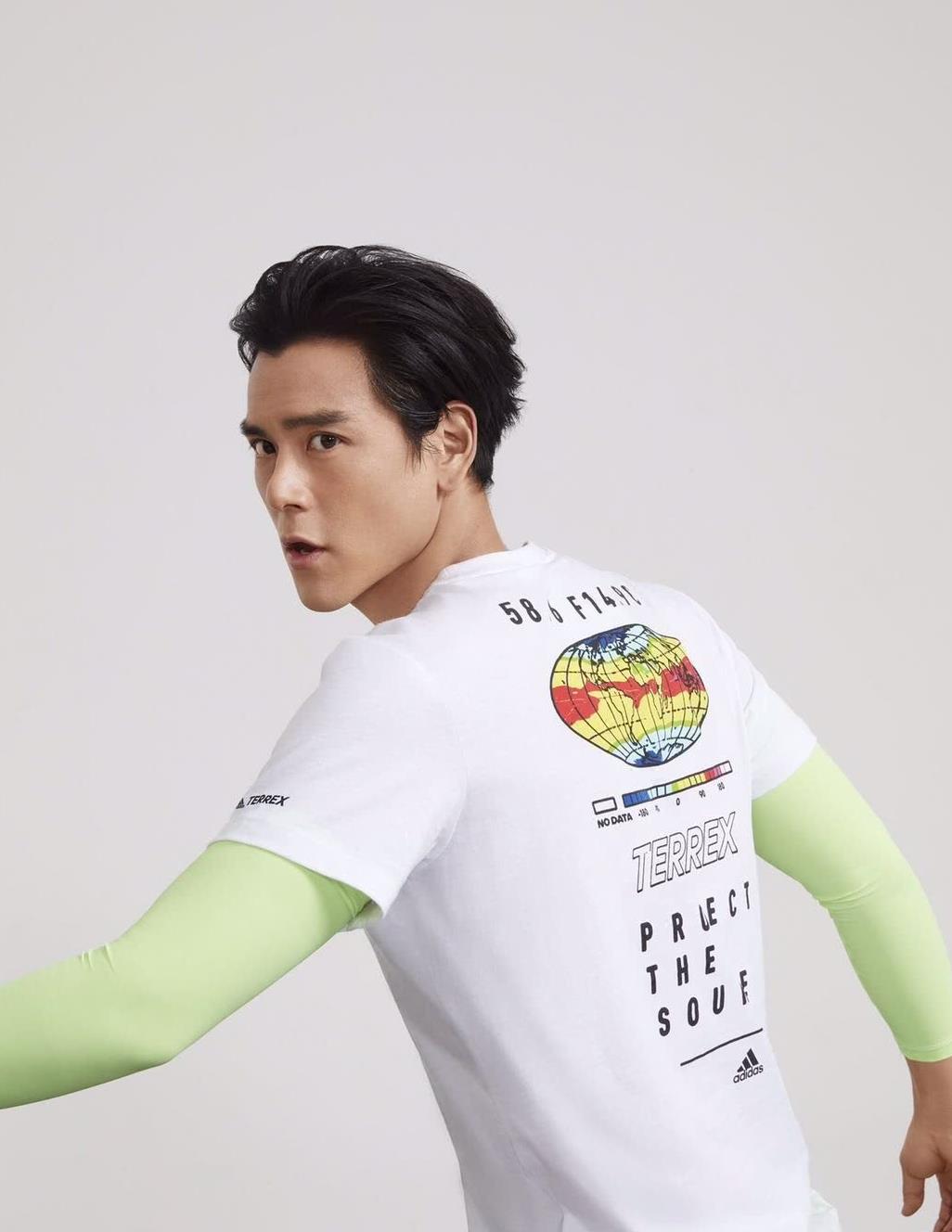 彭于晏穿运动范儿好潮,看过他造型的人都爱上了阿迪_高清图集_新浪网