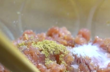 2块钱豆腐这样简单一烧,色香味俱全,成了饭店几十块一盘高端菜休闲区蓝鸢梦想 - Www.slyday.coM 2块钱豆腐这样简单一烧,色香味俱全,成了饭店几十块一盘高端菜休闲区蓝鸢梦想 - Www.slyday.coM