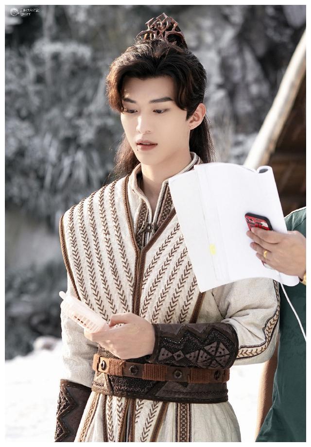 烈哥你的锁骨过于诱人 神仙站姐分享《灵域》9p花絮照