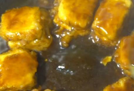 2块钱豆腐这样简单一烧,色香味俱全,成了饭店几十块一盘高端菜休闲区蓝鸢梦想 - Www.slyday.coM 2块钱豆腐这样简单一烧,色香味俱全,成了饭店几十块一盘高端菜休闲区蓝鸢梦想 - Www.slyday.coM