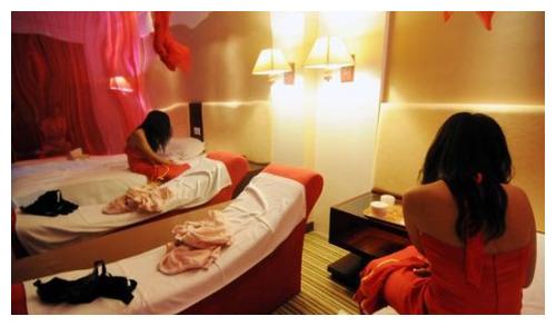 为何凌晨下火车不住酒店直奔洗浴中心前台小妹说出原因