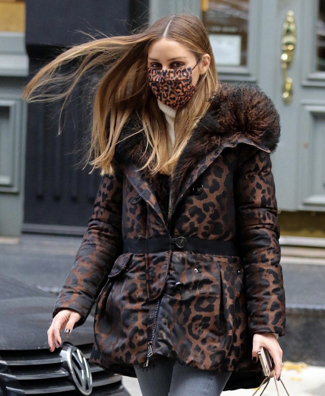 超模奥利维亚·巴勒莫(oliviapalermo)纽约新街拍__财经头条
