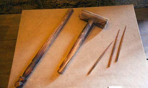 晚清时期的刑具照,用来穿指甲的竹签真粗,最后一种专门折磨女囚