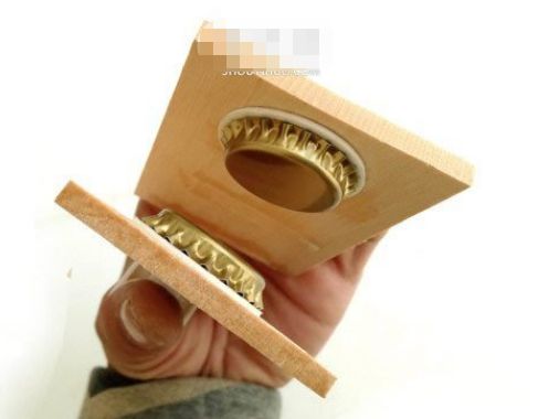 自制响板乐器的方法简易儿童响板玩具制作 自制响板乐器的方法简易儿童响板玩具制作
