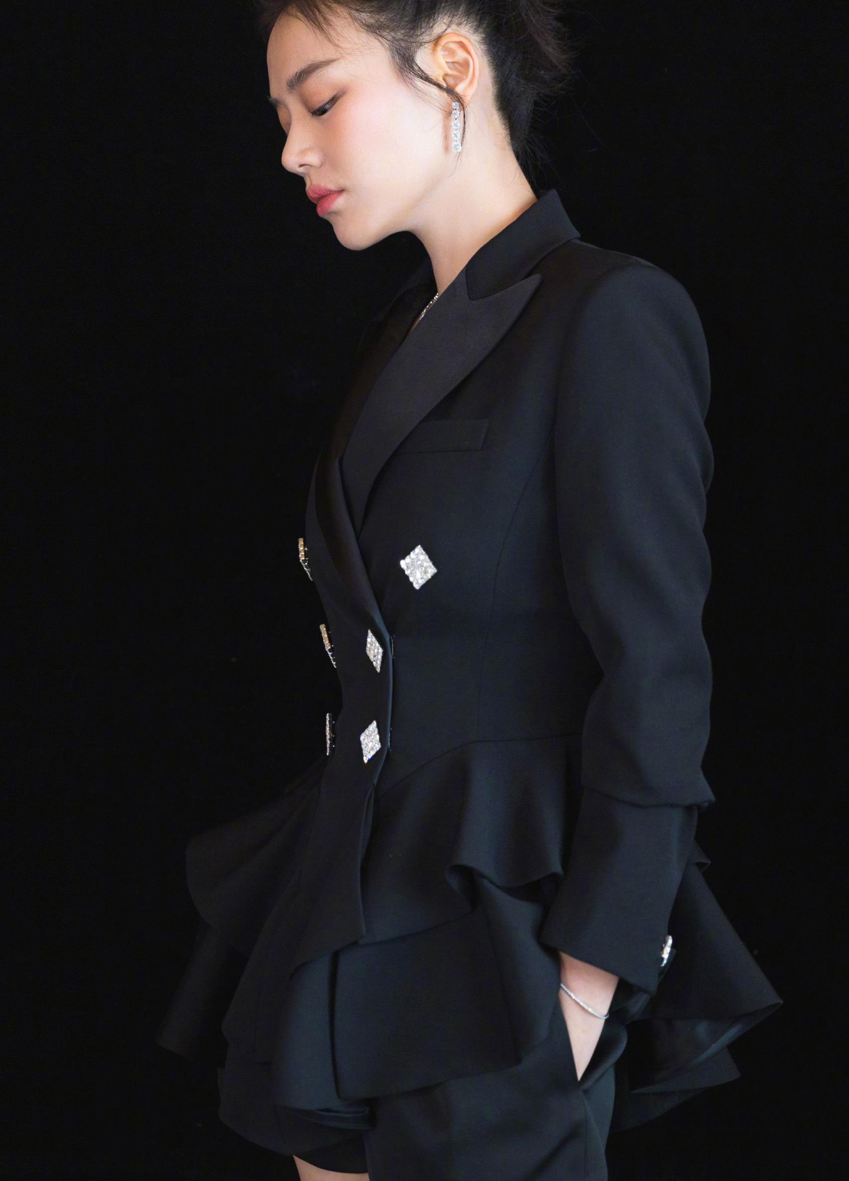 女神马思纯:第6277期气质潮流美图欣赏