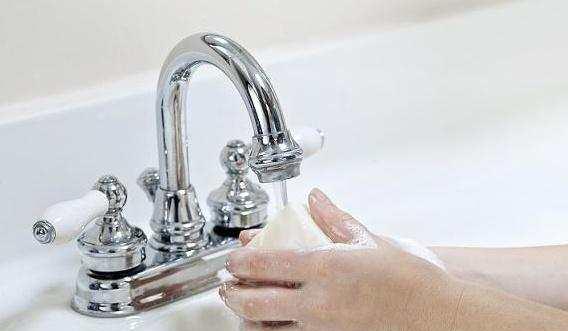 ��˵�ֳ��ҵ�ˮ��ͷ���ˣ��ܶ��˸�æ�ٴ������ˣ���ʾ�Ļ�������