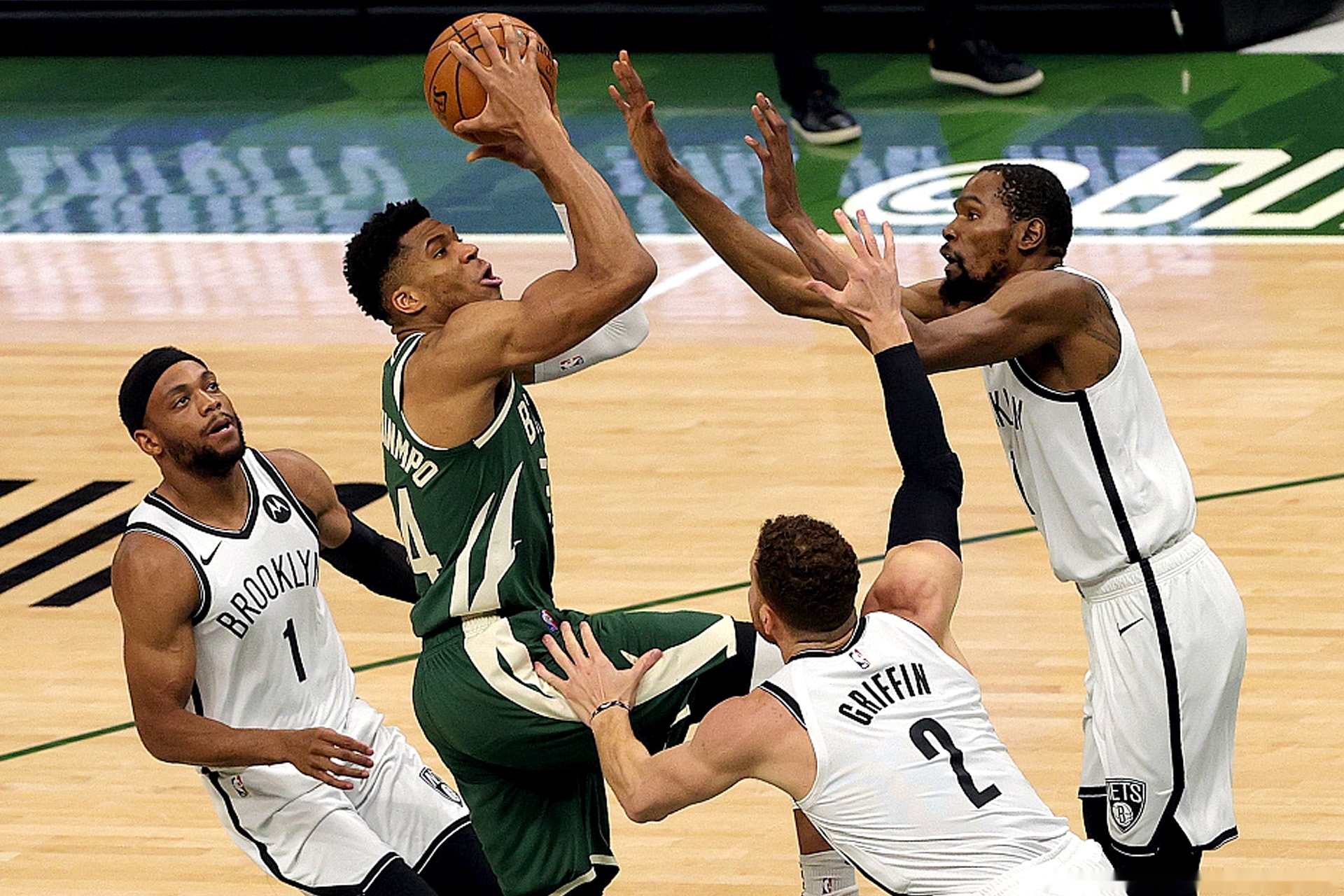 赢也死,不赢也死:雄鹿险胜篮网后,系列赛仍会呈现一边倒局面