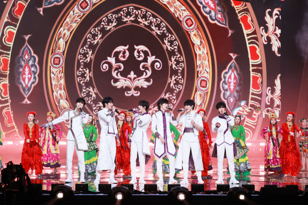 东方卫视跨年晚会质量惊艳,礼赞平凡英雄,五大情感点,昂扬振奋休闲区蓝鸢梦想 - Www.slyday.coM 东方卫视跨年晚会质量惊艳,礼赞平凡英雄,五大情感点,昂扬振奋休闲区蓝鸢梦想 - Www.slyday.coM