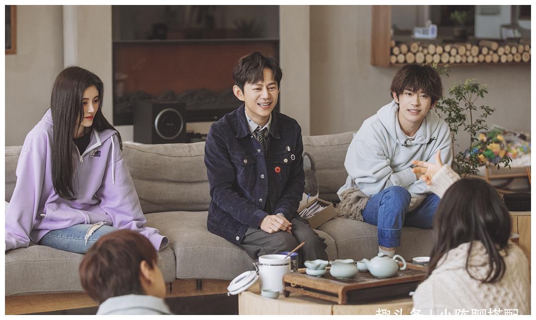 紫色鞠婧祎眉眼勾人奶黄张新成让人想摸朋友请听好真不赖