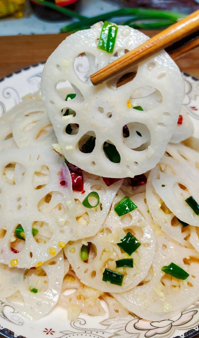 凉拌藕片时牢记这3种调料不能加藕片酸甜微辣洁白不发黑