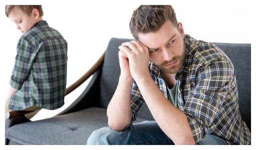 男孩躺在地铁地板上,被女子用双脚夹住,乘客看到娃的手果断报警休闲区蓝鸢梦想 - Www.slyday.coM 男孩躺在地铁地板上,被女子用双脚夹住,乘客看到娃的手果断报警休闲区蓝鸢梦想 - Www.slyday.coM