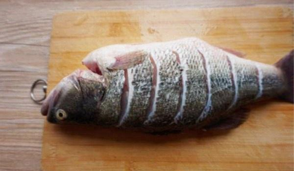 这才是鲈鱼最鲜美的吃法,做出来鲜嫩无腥味,比饭店的味道还要好休闲区蓝鸢梦想 - Www.slyday.coM 这才是鲈鱼最鲜美的吃法,做出来鲜嫩无腥味,比饭店的味道还要好休闲区蓝鸢梦想 - Www.slyday.coM