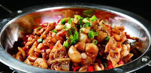 教你干锅牛蛙地道做法肉质细嫩口感醇厚香辣爽口