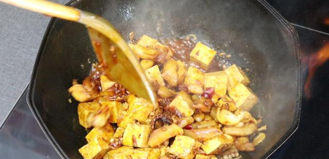 活了半辈子,头一次这样吃豆腐,滑嫩鲜美,豆腐比鲍鱼还要香休闲区蓝鸢梦想 - Www.slyday.coM 活了半辈子,头一次这样吃豆腐,滑嫩鲜美,豆腐比鲍鱼还要香休闲区蓝鸢梦想 - Www.slyday.coM