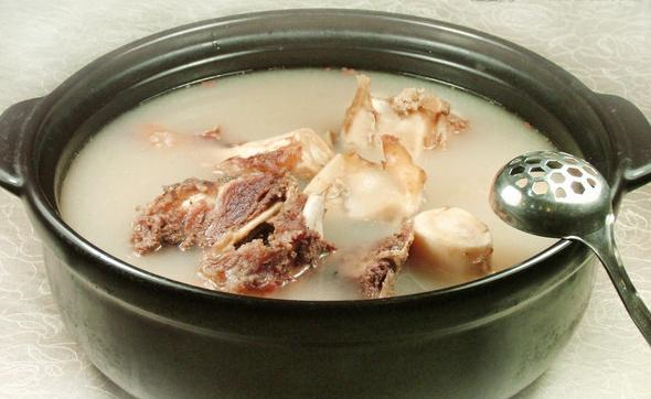 无论炖什么骨头汤，只要牢记这3点！保证汤越炖越白，肉越炖越香休闲区蓝鸢梦想 - Www.slyday.coM