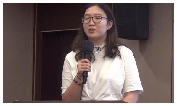 特意为老父亲定制二两装白酒,只因担心他身体|聂卫平|聂云菲|女儿