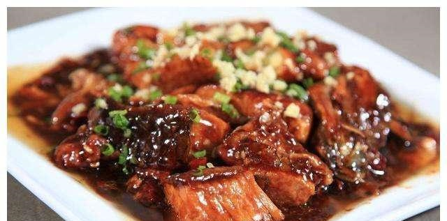 生病后被邻居阿婆照顾了几天，她做了一桌饭菜，瞬间想认她当妈休闲区蓝鸢梦想 - Www.slyday.coM