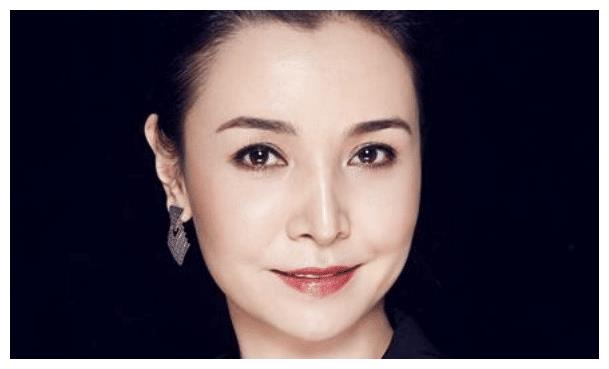 同样是1969年出生的演员,拥有远见的嘉娜·沙哈提,发展的要好