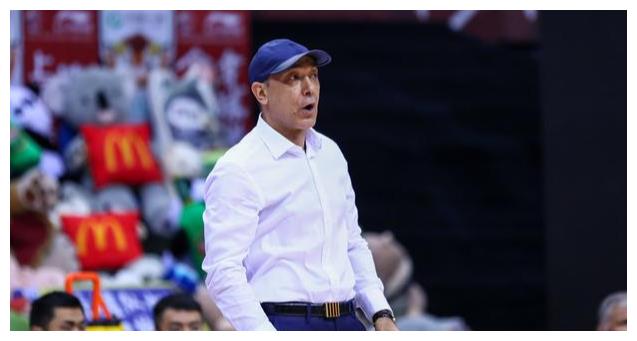 格鲁夫也曾经参加过nba选秀,不过遗憾落选,之后也在欧洲联赛中打过球