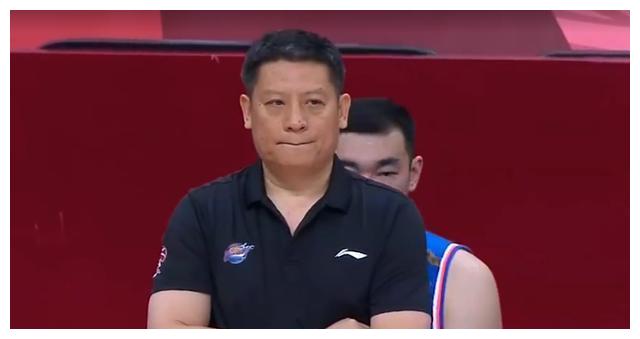 cba昔日总冠军又输了,罚球28中12,21次失误成鱼腩队|cba|胡林森