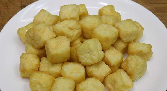 豆腐泡别再烫火锅了试试这种新吃法个个吸足汤汁清淡又下饭