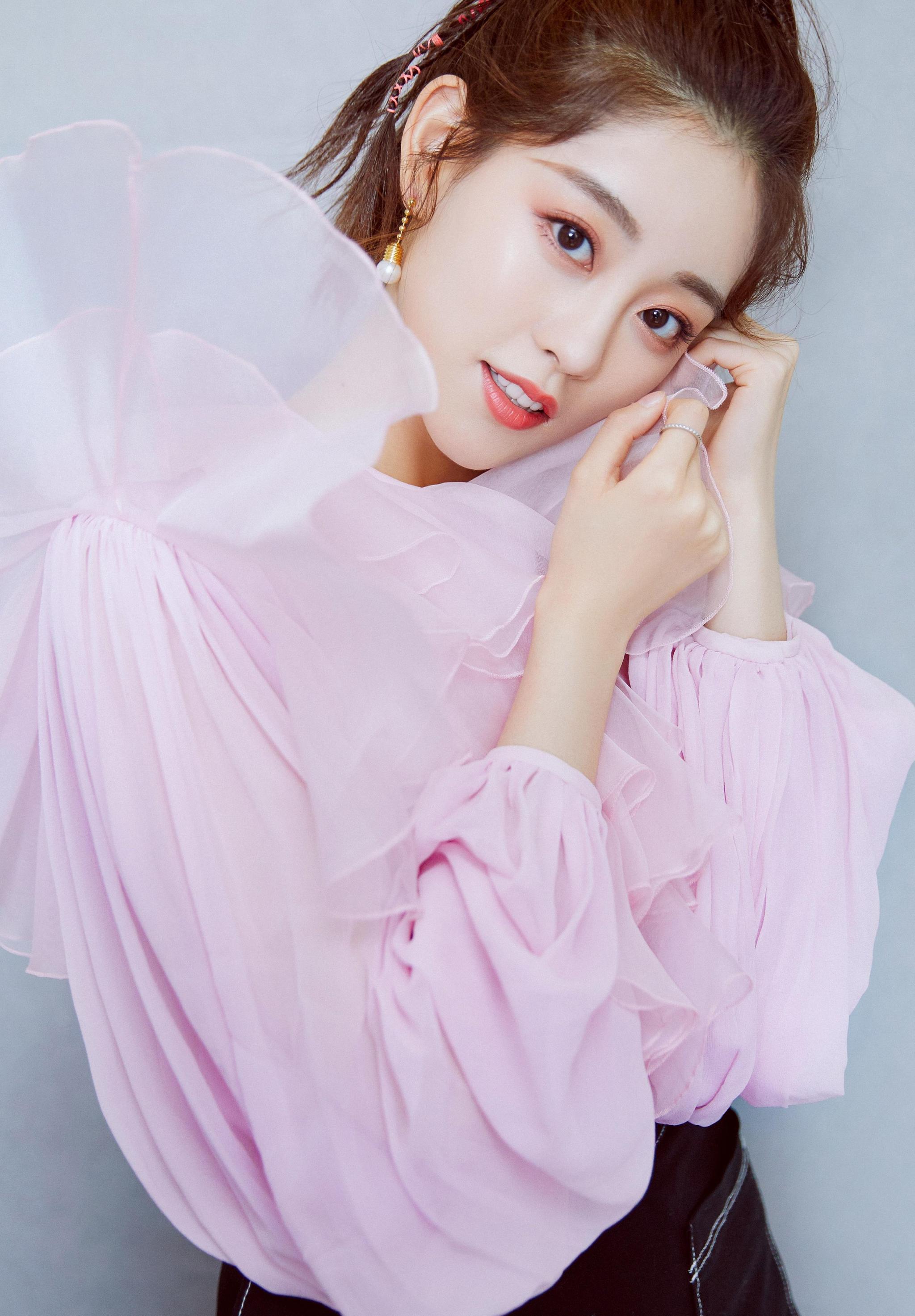 超美祝绪丹:第4705期时尚潮流穿搭美图欣赏