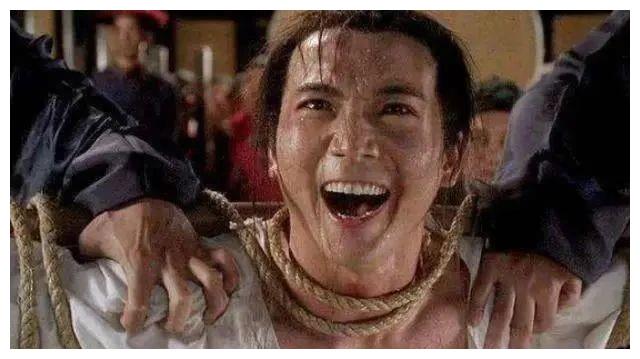 "常威"邹兆龙:幼年丧父,6岁赚钱自称李连杰甄子丹不是对手