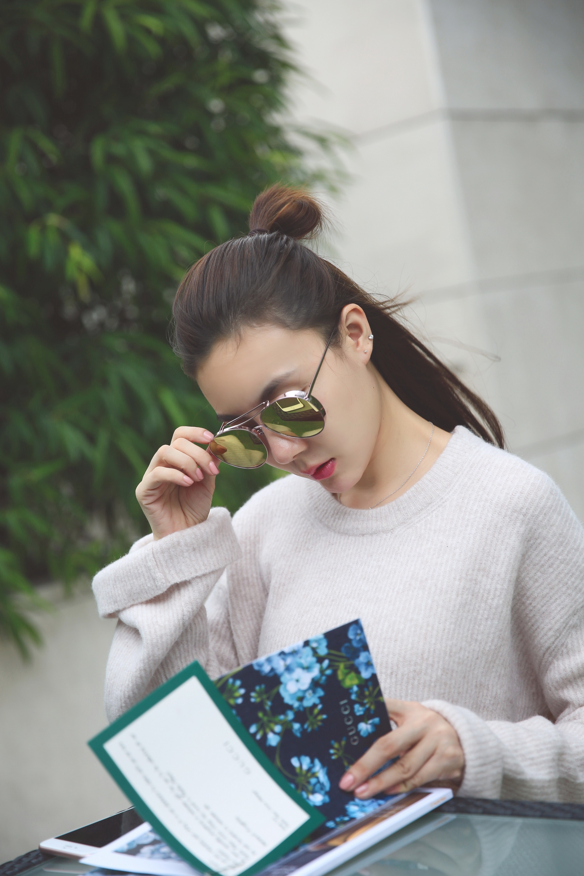 [毛衣针织衫]时装品牌欧货美女模特实拍图