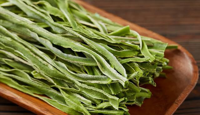 涮火锅少不了的贡菜,爽脆鲜美,咬一口,嘎嘣"响"__财经头条