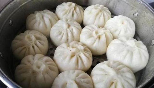 包菜,挑结实的好还是松散的好?菜农教你1招,别老傻傻买错!休闲区蓝鸢梦想 - Www.slyday.coM 包菜,挑结实的好还是松散的好?菜农教你1招,别老傻傻买错!休闲区蓝鸢梦想 - Www.slyday.coM