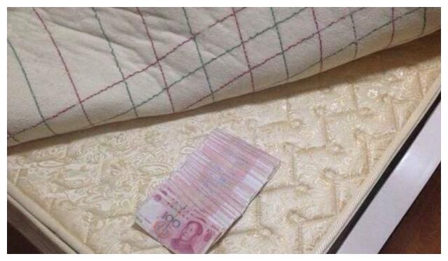 职场男人怪象多,发工资都会藏私房钱,奇葩的藏钱方式见过么?