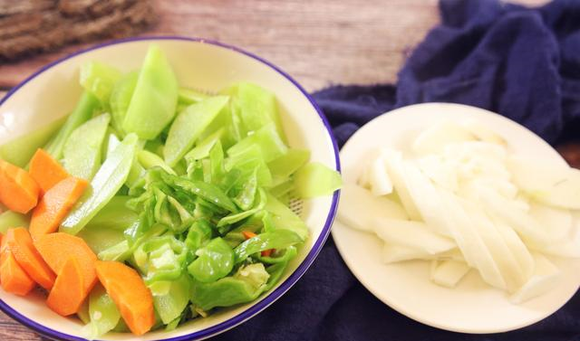 山药木耳的升级版做法,色香味俱全,喜欢清淡饮食不要错过 | 菜谱问答