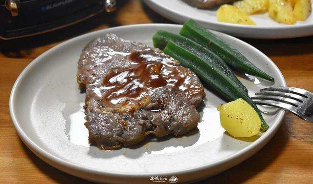 两口子的浪漫晚餐 简单又好吃 花钱不多吃得满足 平淡的幸福 牛排 土豆 秋葵 新浪新闻 两口子的浪漫晚餐 简单又好吃 花钱不多吃得满足 平淡的幸福 牛排 土豆 秋葵 新浪新闻