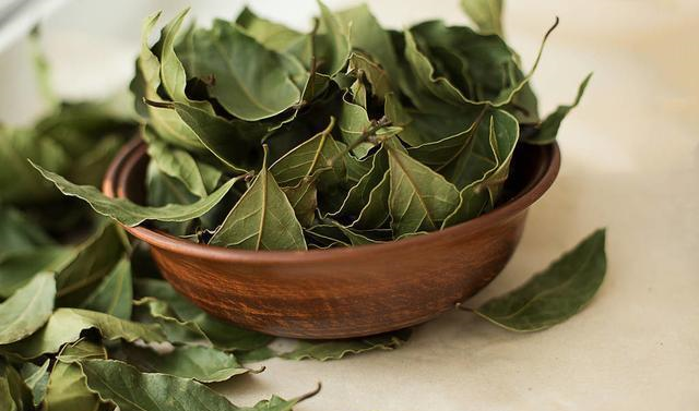 如何使用香叶,让香叶的香味完全发挥?