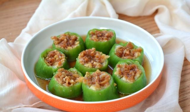 教你做金蒜蒸丝瓜,简单易学,清淡有营养,家常菜也能吃出新花菜|丝瓜