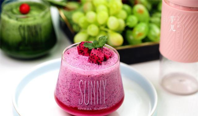 甜品店28一杯的火龙果奶昔,自制只需5元钱,简单美味,无添加!休闲区蓝鸢梦想 - Www.slyday.coM 甜品店28一杯的火龙果奶昔,自制只需5元钱,简单美味,无添加!休闲区蓝鸢梦想 - Www.slyday.coM