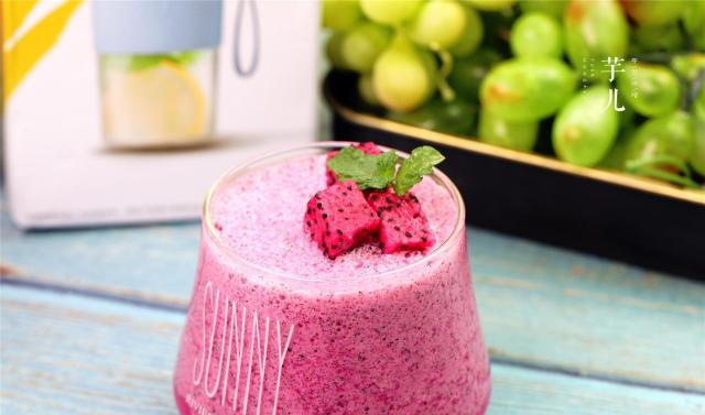 甜品店28一杯的火龙果奶昔,自制只需5元钱,简单美味,无添加!休闲区蓝鸢梦想 - Www.slyday.coM 甜品店28一杯的火龙果奶昔,自制只需5元钱,简单美味,无添加!休闲区蓝鸢梦想 - Www.slyday.coM