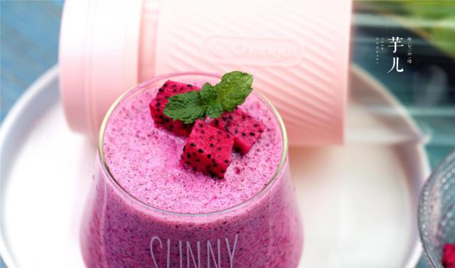 甜品店28一杯的火龙果奶昔,自制只需5元钱,简单美味,无添加!休闲区蓝鸢梦想 - Www.slyday.coM 甜品店28一杯的火龙果奶昔,自制只需5元钱,简单美味,无添加!休闲区蓝鸢梦想 - Www.slyday.coM