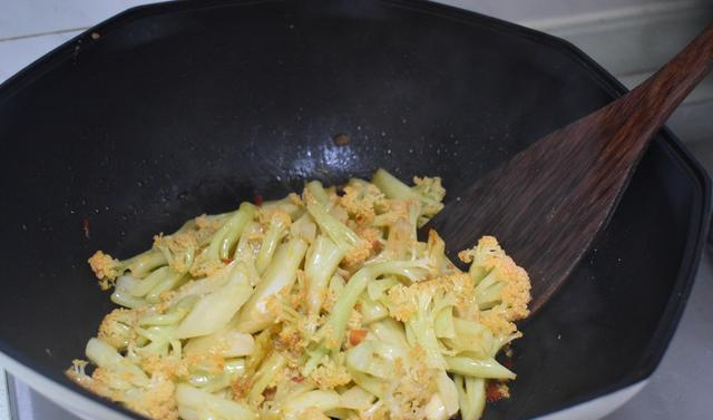 一个人都要好好吃饭,午餐只有一荤一素,朋友却说比他吃得好多了休闲区蓝鸢梦想 - Www.slyday.coM 一个人都要好好吃饭,午餐只有一荤一素,朋友却说比他吃得好多了休闲区蓝鸢梦想 - Www.slyday.coM