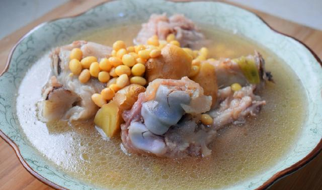 黄豆肘子汤老婆都没想到这样做比猪蹄汤更好吃软烂入味