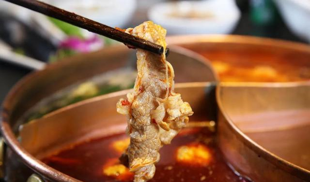同样是牛肉，为啥西餐一块牛排能饱，火锅两盘肉不够吃？涨知识了休闲区蓝鸢梦想 - Www.slyday.coM
