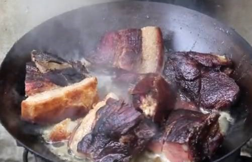 腊肉最地道的做法一烧一煮一切好吃到流口水北方人很少吃过
