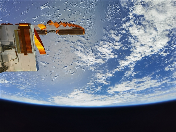 聂海胜太空拍北京夜景有一个亮点:原来是大兴机场休闲区蓝鸢梦想 - Www.slyday.coM 聂海胜太空拍北京夜景有一个亮点:原来是大兴机场休闲区蓝鸢梦想 - Www.slyday.coM