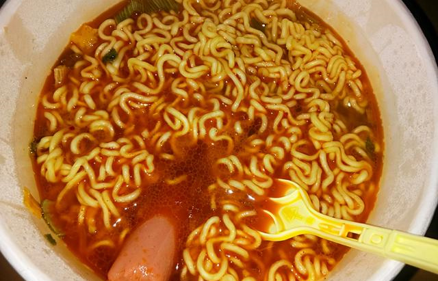 火腿和卤蛋都不算啥,图6才是大佬|泡面|卤蛋|火腿肠_新浪新闻