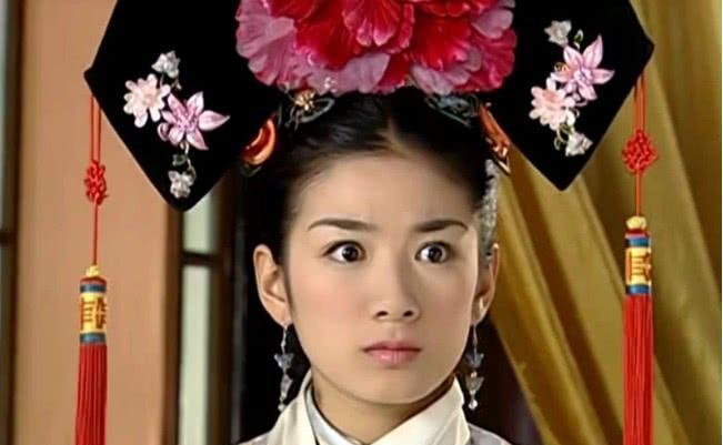 还珠格格知画和小燕子谁是正妻你看她俩的旗头就明白了