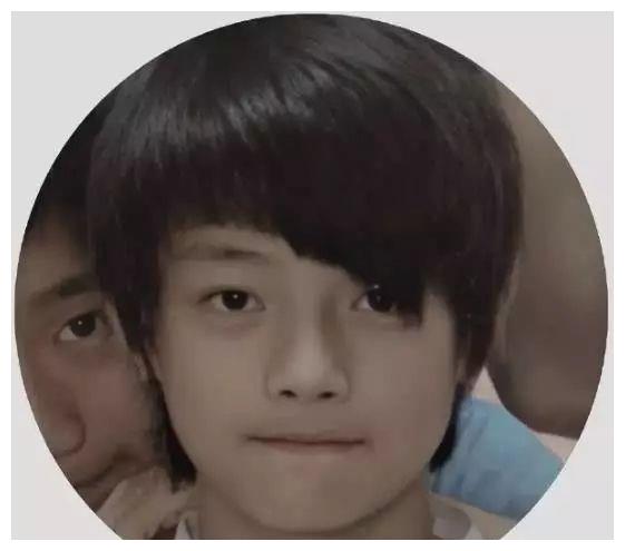 王一博童年照片新上线各路网友大显神通玩出了动态表情包