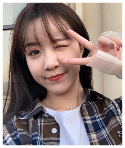 莉哥与男性朋友合照被曝光看清对方的长相后男粉你啥审美啊