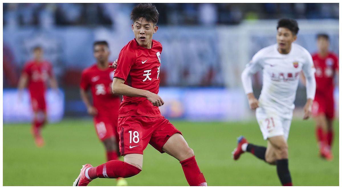 球员张诚有望加盟苏宁,如能顺利加盟,苏宁后防将如虎添翼-小刀足球网