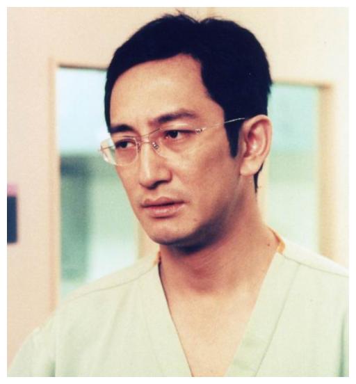 1998年开播的《妙手仁心》,由吴启华,林保怡,蔡少芬,陈慧珊等人主演