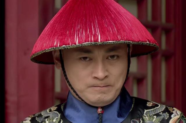 正是这句话被华妃的掌事太监周宁海听到,这是一句愚笨之极的巴结话,为